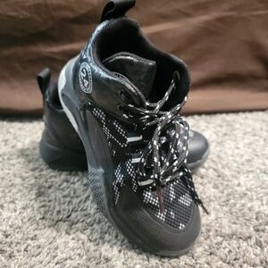 Boys Black Basketball shoes Size 1.5